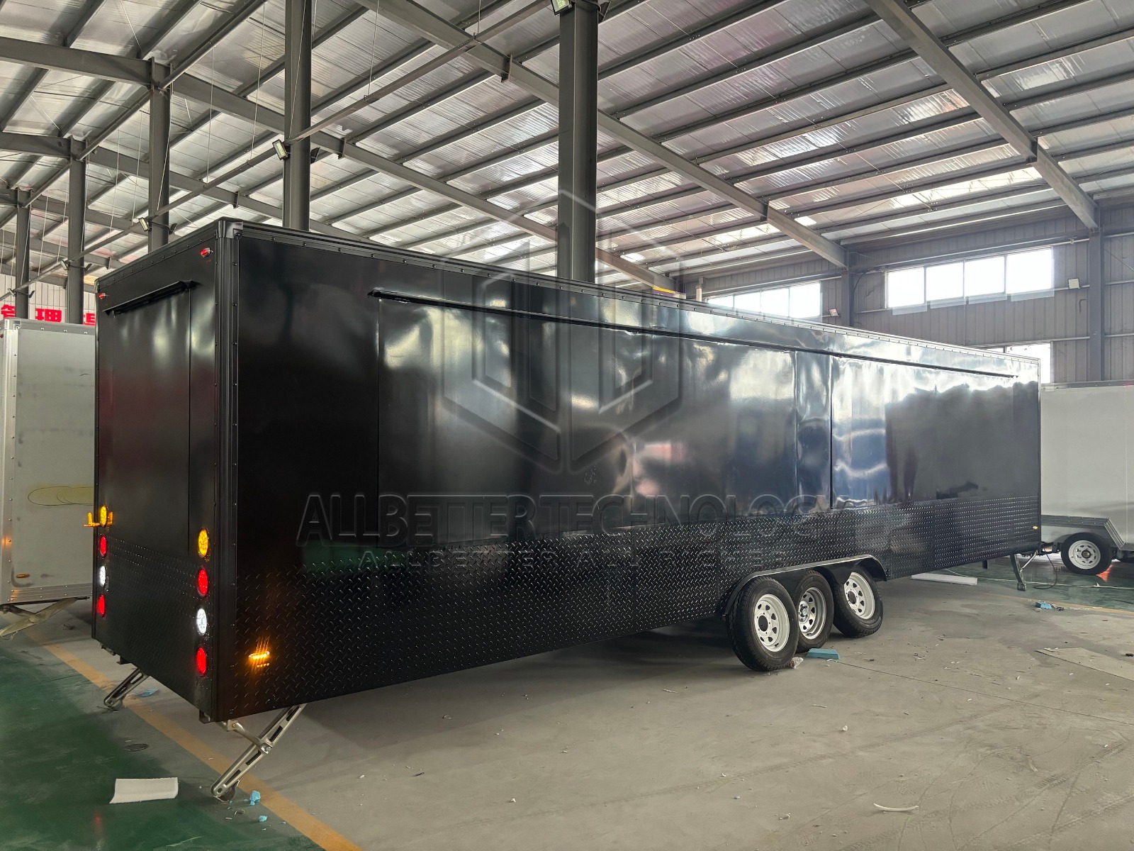 Large Food Truck | Triple Axle | Closed Configuration